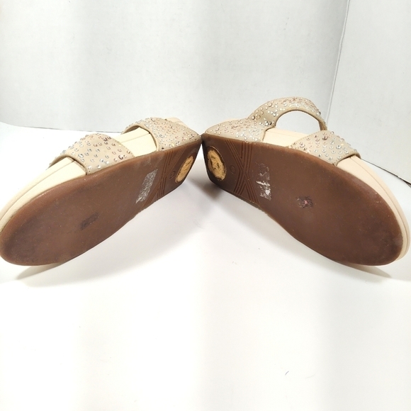 Nicoli cream rhinestone stones rubber slippers Size: 8 - Picture 7 of 7